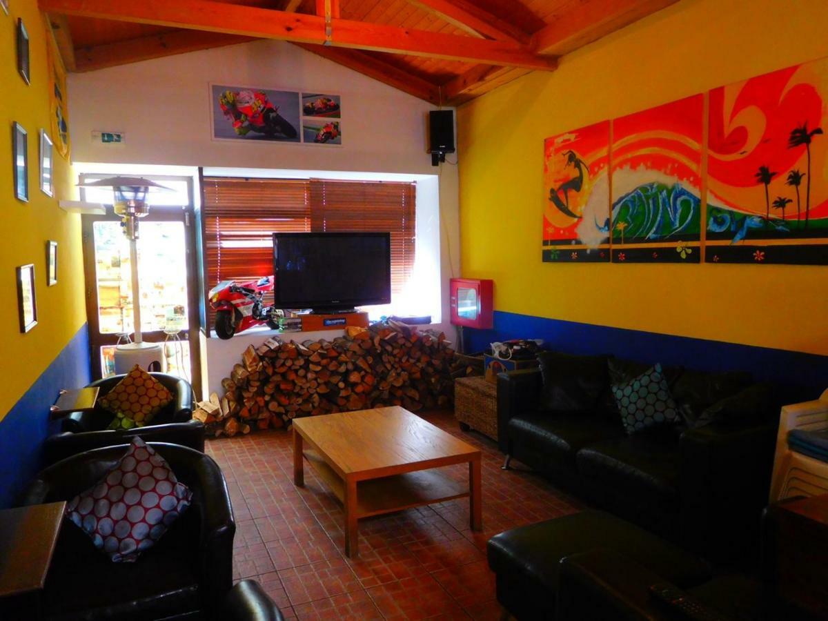 The Paintshop Hostel Figueira da Foz Exterior photo